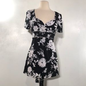 Charlotte Russe top size med.